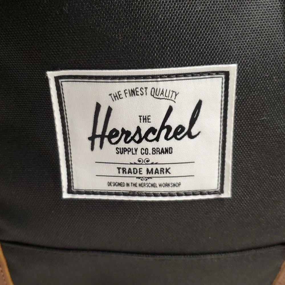 Herschel Supply Company Classic Backpack (Unisex Style)